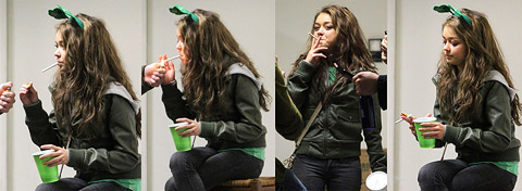 Aarkeybabble : Actress Sarah Hyland - grabbing a cigarette out on St.Patty's Day